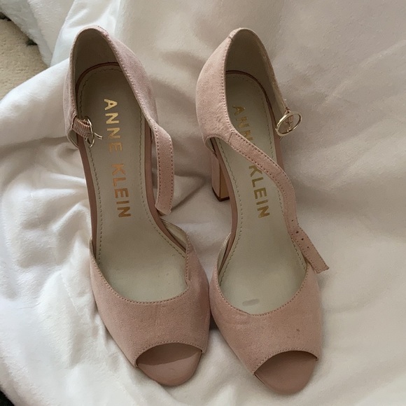 Anne Klein Heels - Picture 2 of 7